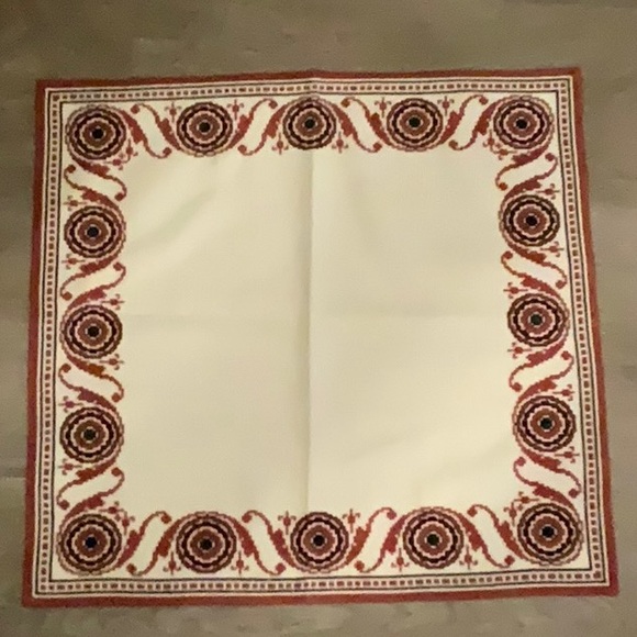 Ukrainian Hand Embroidered Brand New Square Table Cover from Trypilia Region - Picture 1 of 4